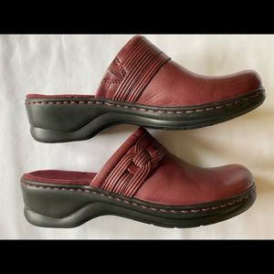 Clark’s “Bendables” Leather Mules